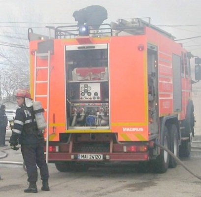Incendiu lângă hotel Ibis